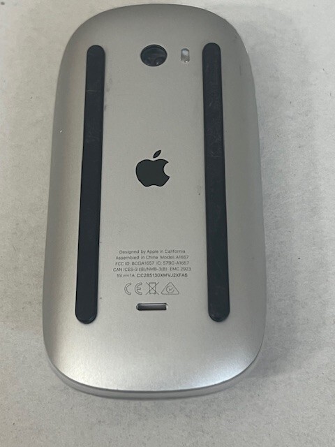Apple Magic MOUSE V2 A1657 Wireless Bluetooth Rechargeable WHITE - Great