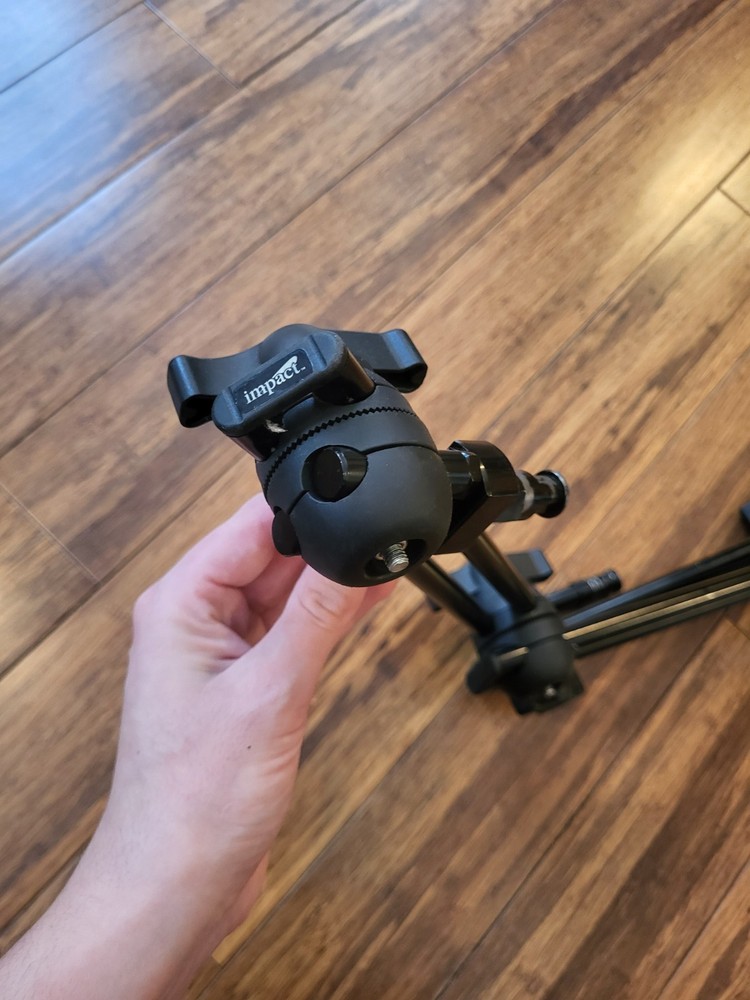 IMPACT BHE-119 Three-Section Double Articulated Arm (Missing 1 End Cap)