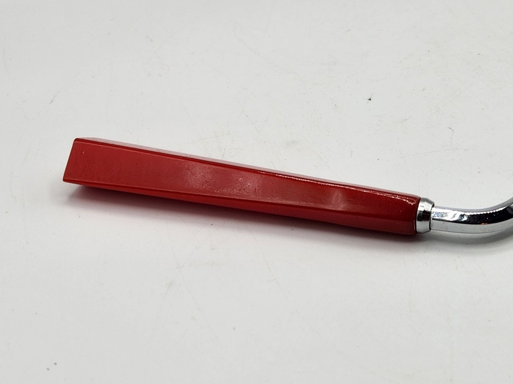MCM Red Bakelite / Cake Comb / Cake Cutter