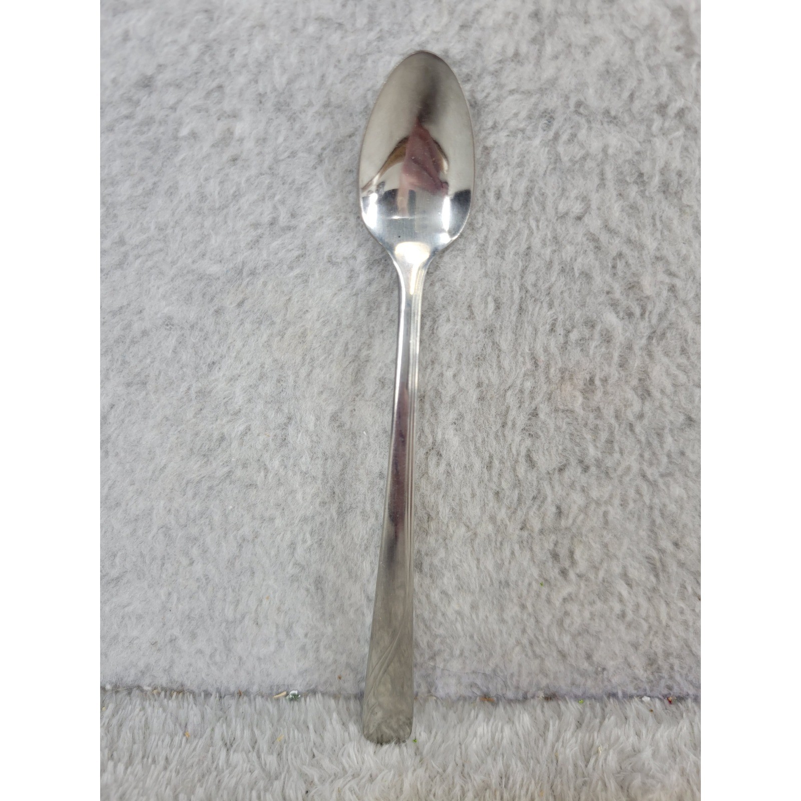 One Oneida OCEANIC Spoon Silver Vintage Utensil Flatware Dining Kitchenware