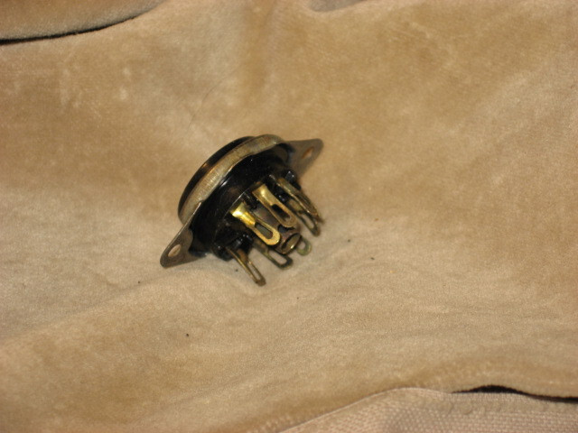 Tube Socket, 9 pin, chassis mount, new