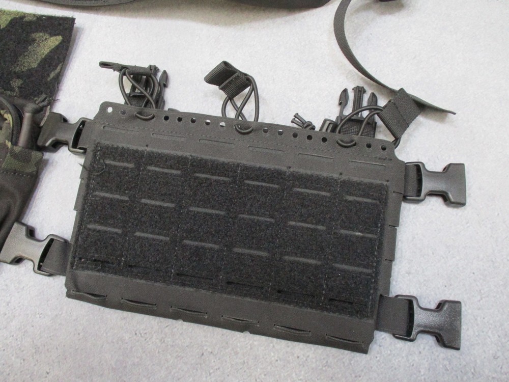 Modular Tactical Chest Rig / Black Placard System w/ Dangler Pouch Multicam Blk