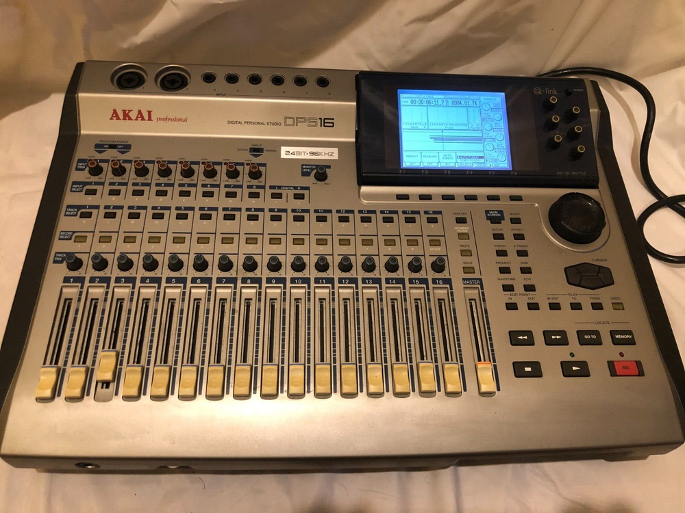 AKAI DPS16 Digital Multitrack 24bit/96kHz HDR Workstation Recorder