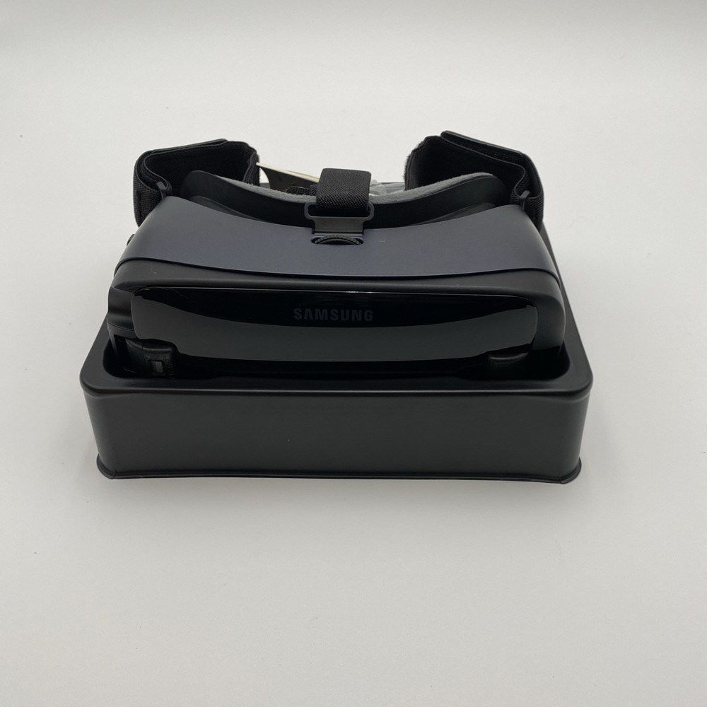 Virtual Reality Samsung SMR324 Gear VR with Controller - Black