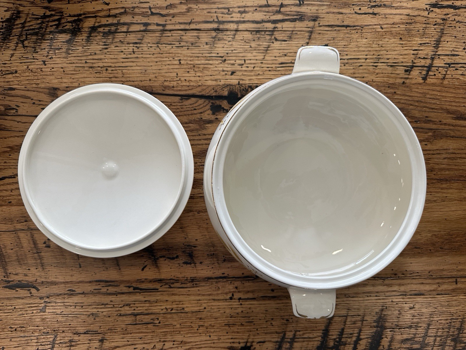 Vtg century autumn gold Wheat, Ohio covered casserole dish, vegetable pot W/Lid