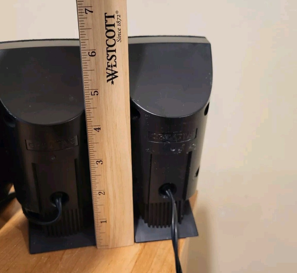 CREATIVE 4 Speakers Three with Stands PC Surround ?