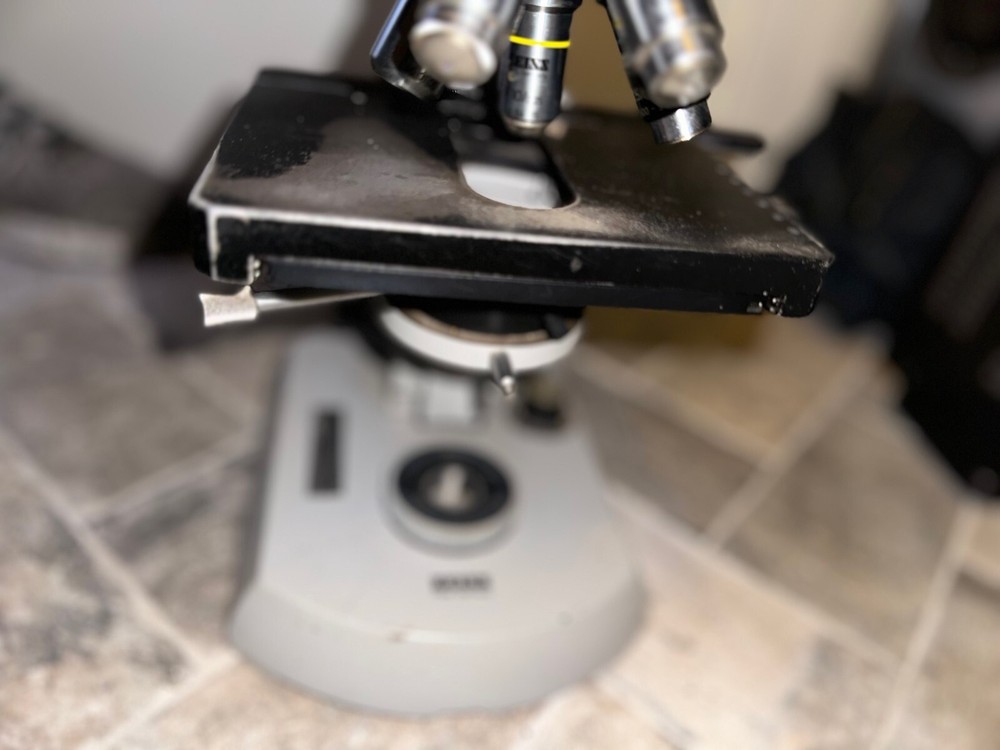 Zeiss Universal Microscope 47 30 15 with objectives