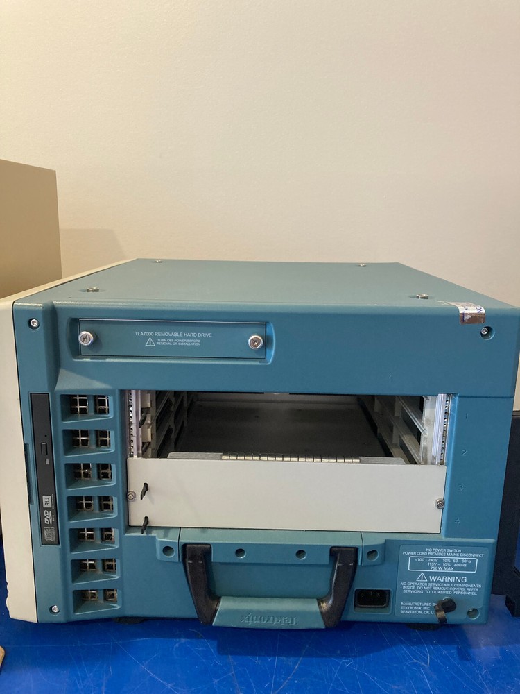 14862 Tektronix TLA 7012 logic analyzer portable mainfram