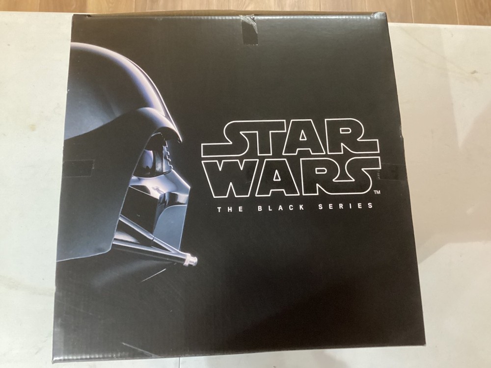 DARTH VADER ELECTRONIC HELMET BLACK SERIES
