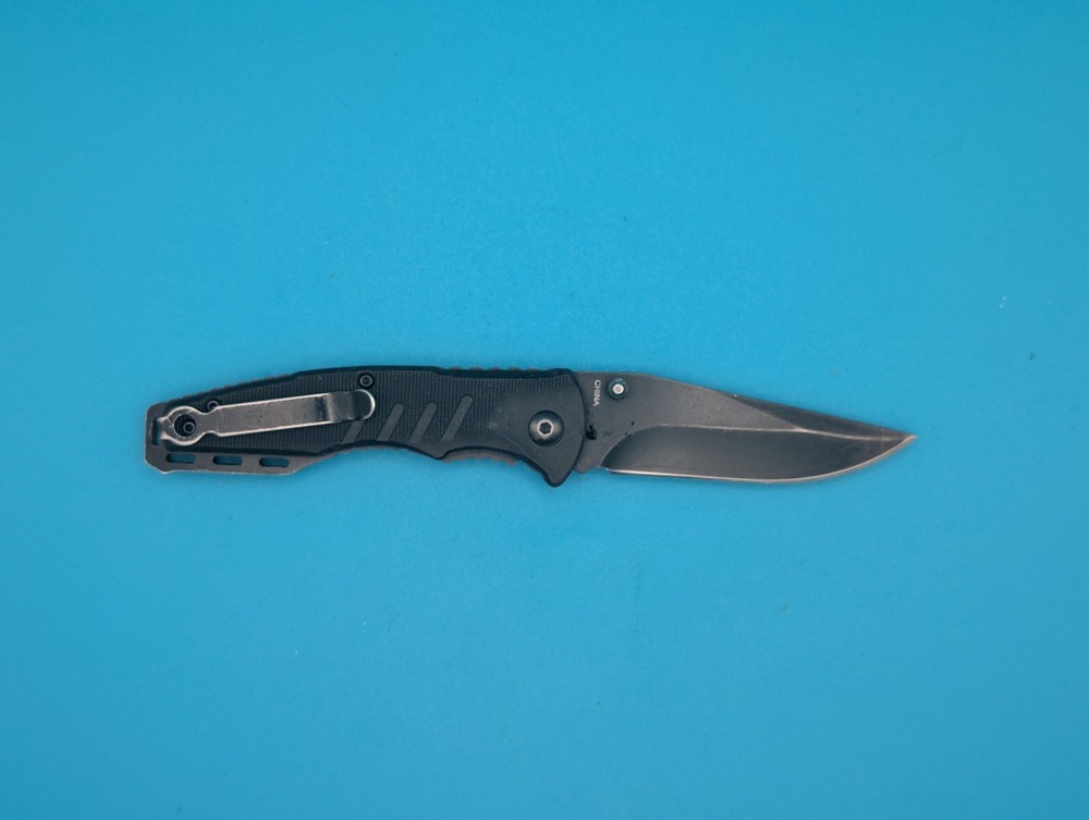 SOG Salute Pocket Knife Lockback Plain Edge Blade!