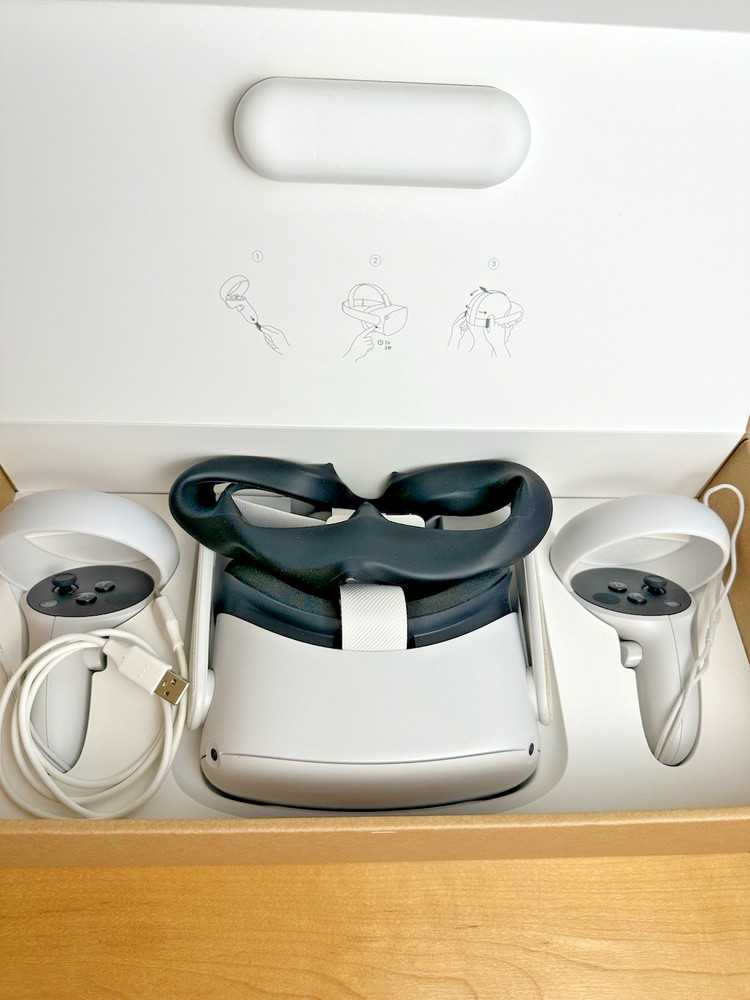 Meta Quest 2 128GB VR Headset Standalone System Controllers Tested Works - White