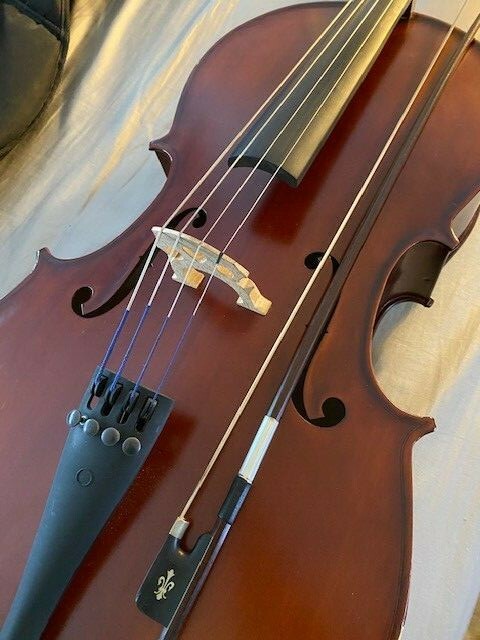 Maple Leaf Strings 110 Cello Outfit 1/2 Size