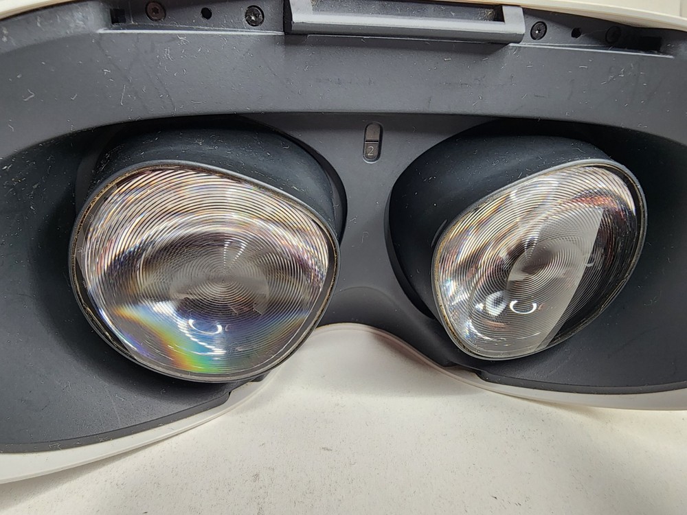Meta Oculus Quest 2 Standalone VR Headset Only *Won't Pair*