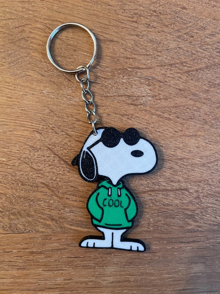 SNOOPY COOL SWEATSHIRT KEYCHAIN  PEANUTS