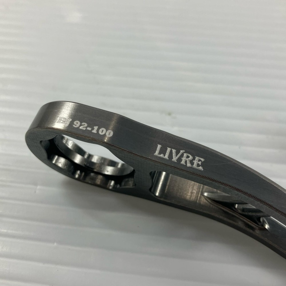 LIVRE Titanium handle