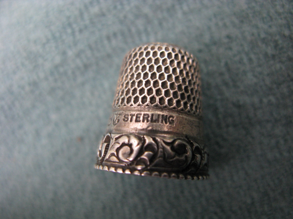 Marked Sterling Silver Size 8 Seven Panel Decorated Thimble W Anchor Hallmark
