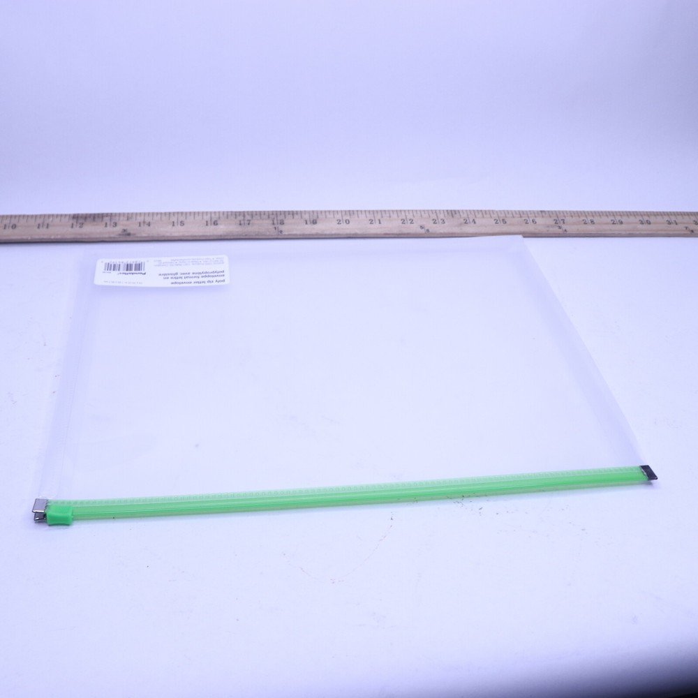 Pendaflex Poly Zip Envelope Top-Loading Zippered Closure Green Expands 1" 84192