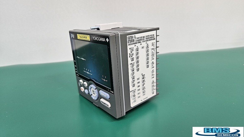 YOKOGAWA P35A-011-11-00 PROGRAM TEMPERATURE CONTROLLER ( 100V - 240V AC)