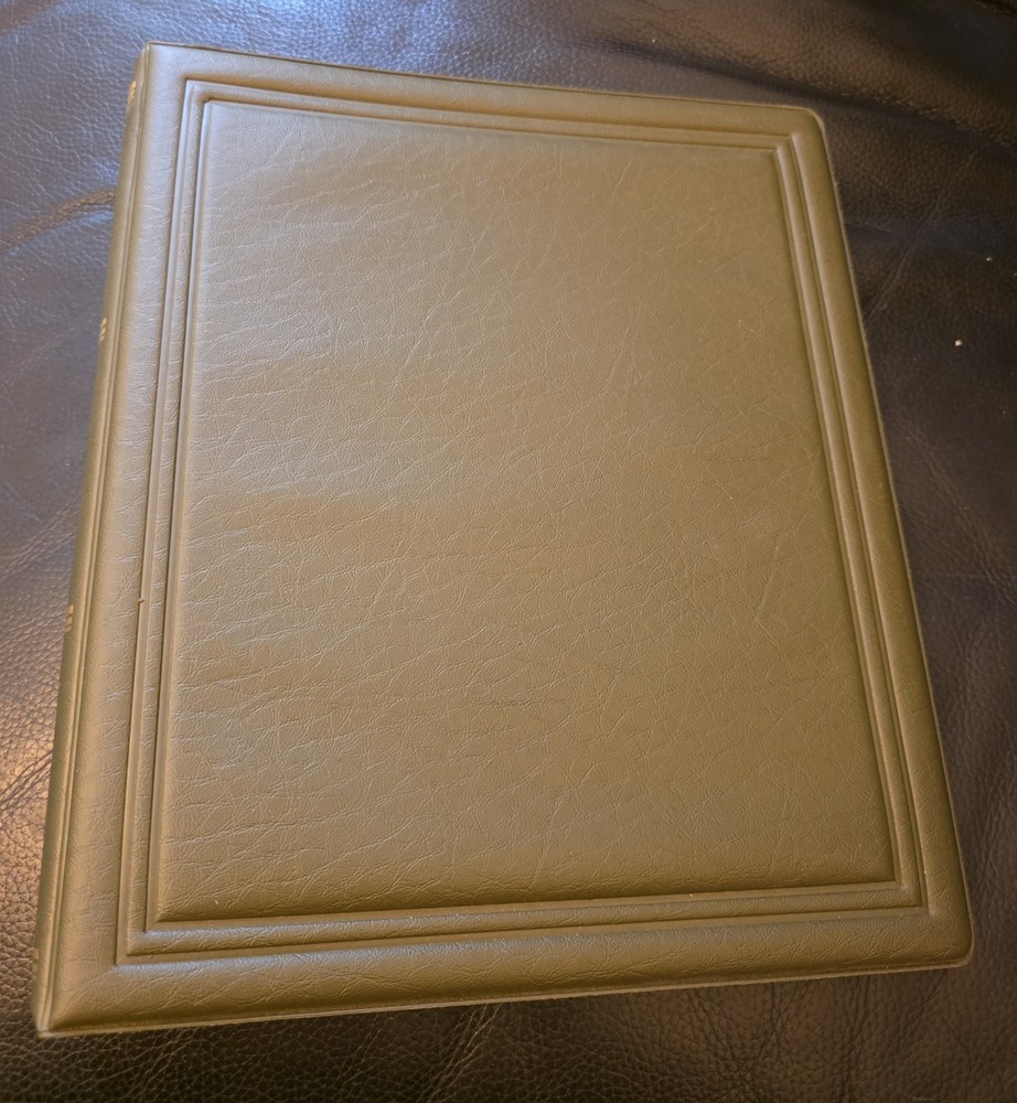 Vintage Multi Ring Nice Quality Olive Padded Stamp Album Empty