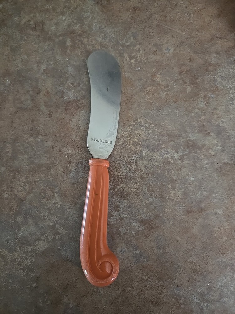Vintage Bakelite Stainless Spreader