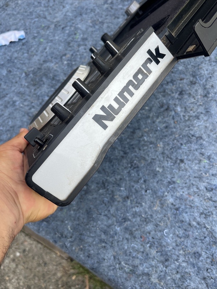 Numark IDJ PRO controller W/Case (Missing Power Cord) Parts only ,UNTESTED