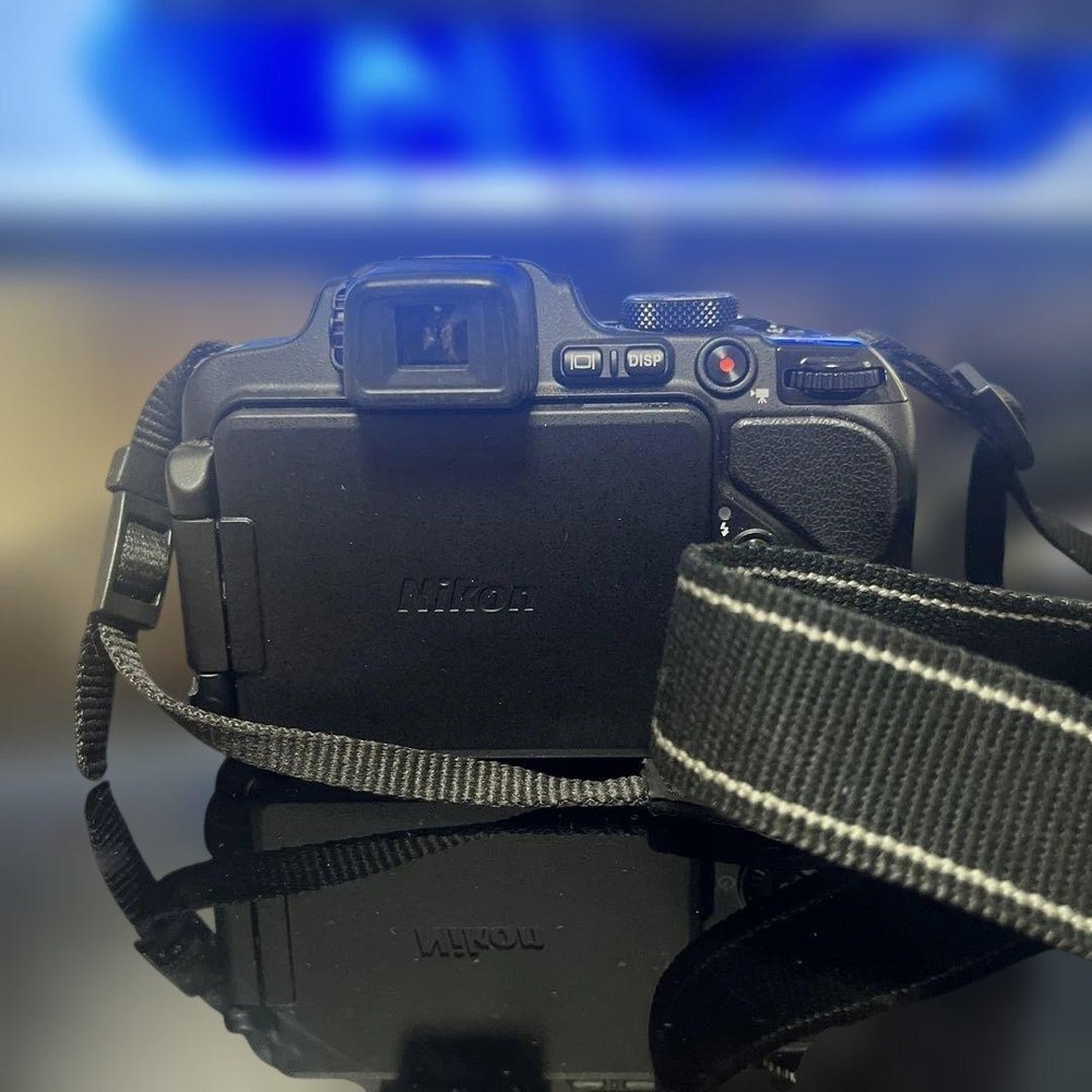 Nikon COOLPIX P600 60x Zoom Digital Camera with Wi-Fi Functionality