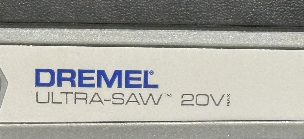 Dremel US20V 20V Max Cordless Compact Saw Kit