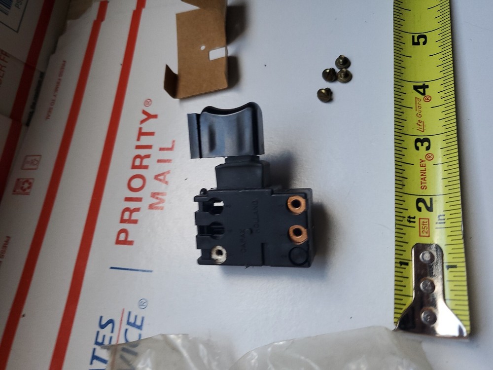 CAPAX SWITCH MODEL 7-57 /313877 120V 6AMP AC/ DC NEW, U2