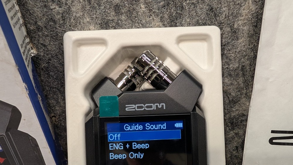 Zoom H4essential Handy Recorder 32-Bit Float 4-Track Handheld Digital Bundle