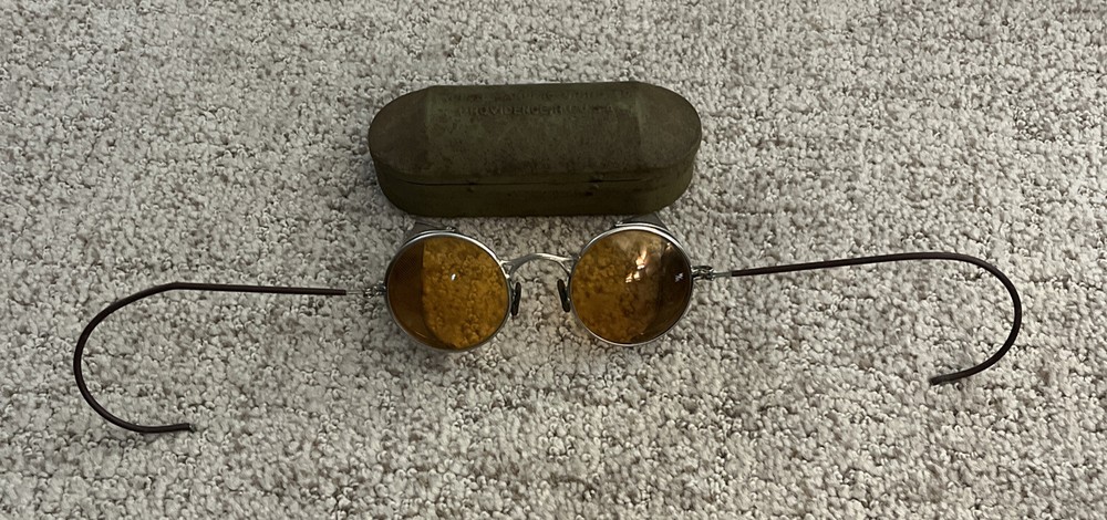 SALE!  Welsh Manufacturing Co Yellow Tinted Safety Glasses w/ Metal Case