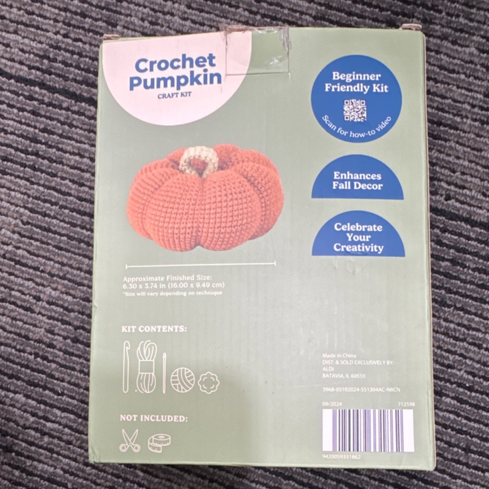 Smile! Crochet Pumpkin Craft Kit Beginner Includes Yarn Hook Needle Pattern