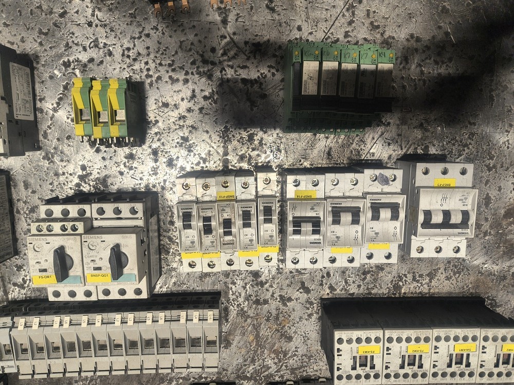 Siemens Controls Lot