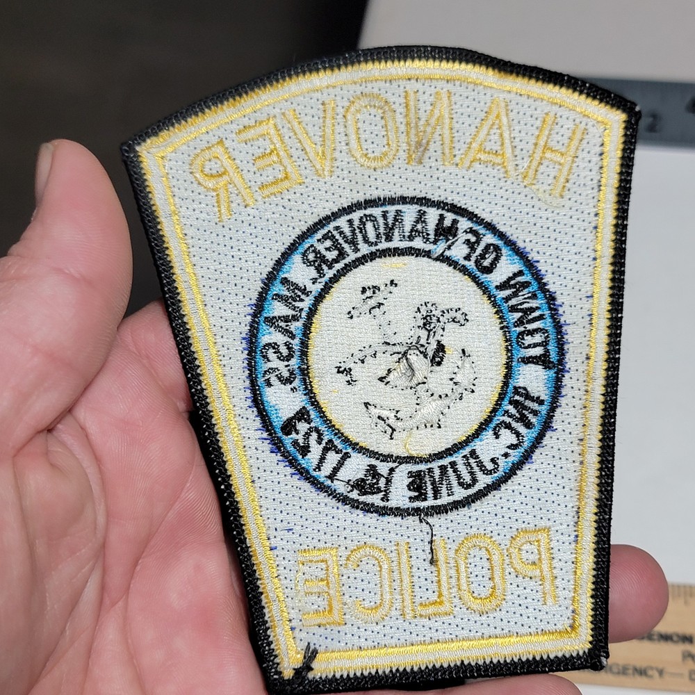 Bin1 B18 Police patch Massachusetts Hanover