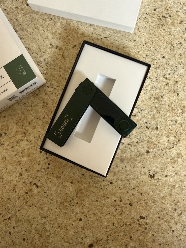 Ledger Nano X Cryptocurrency Bluetooth Hardware Wallet - NEW Opened Green