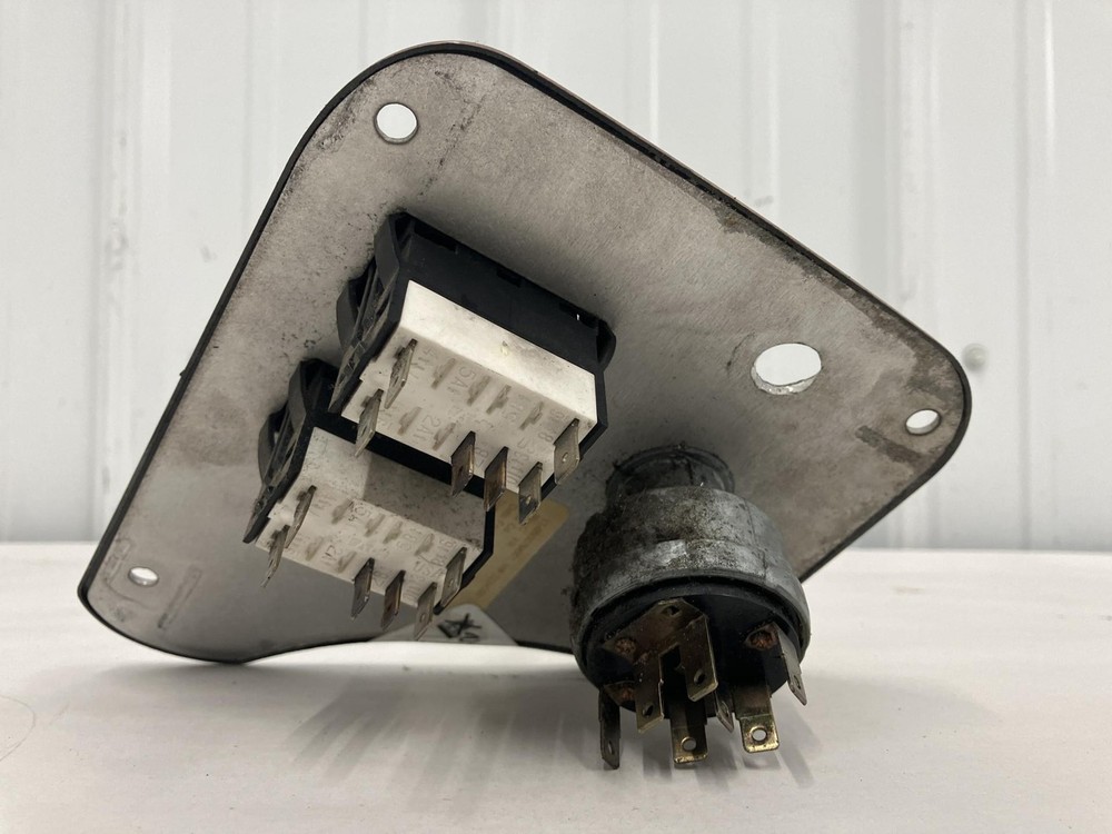 Peterbilt 387 IGNITION Dash Panel - Used