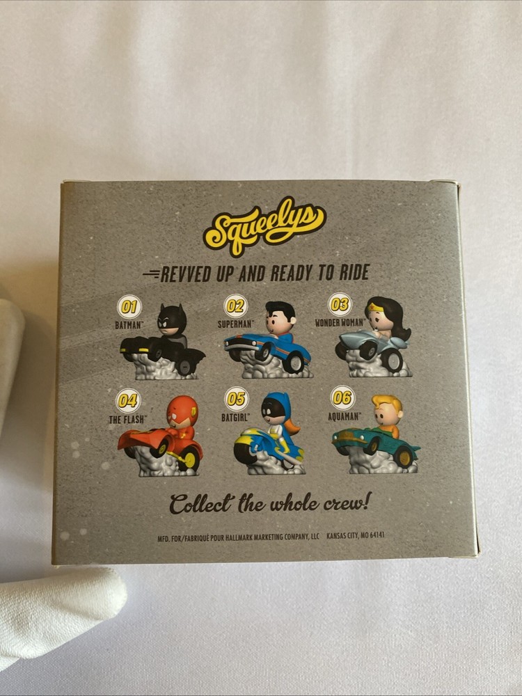 Hallmark NYCC Comic Con Exclusive BATMAN BATMOBILE SQUEELYS VINYL 2016 SIGNED