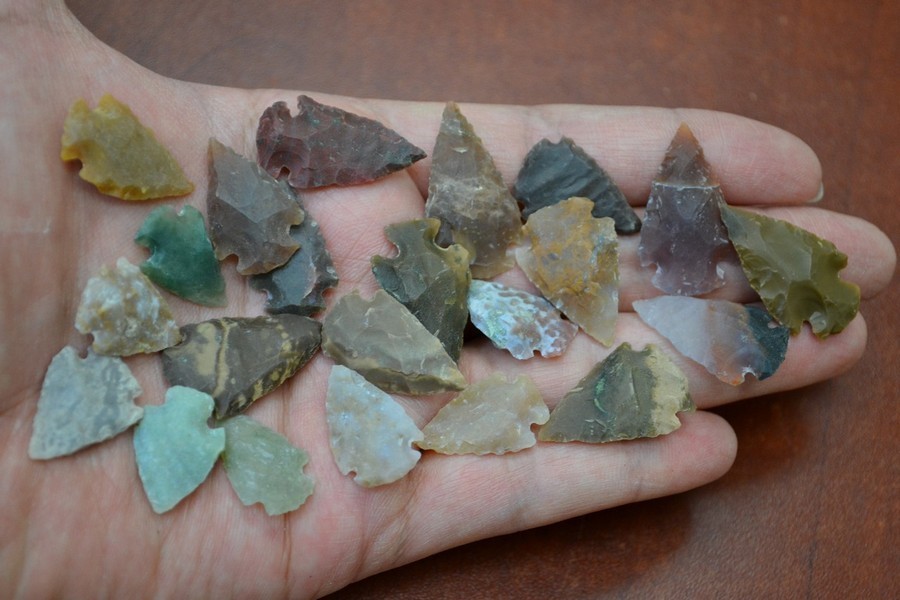 50 PCS ASSORT SMALL TINY AGATE STONE SPEAR POINT ARROWHEAD 1/2" - 1" #T-4