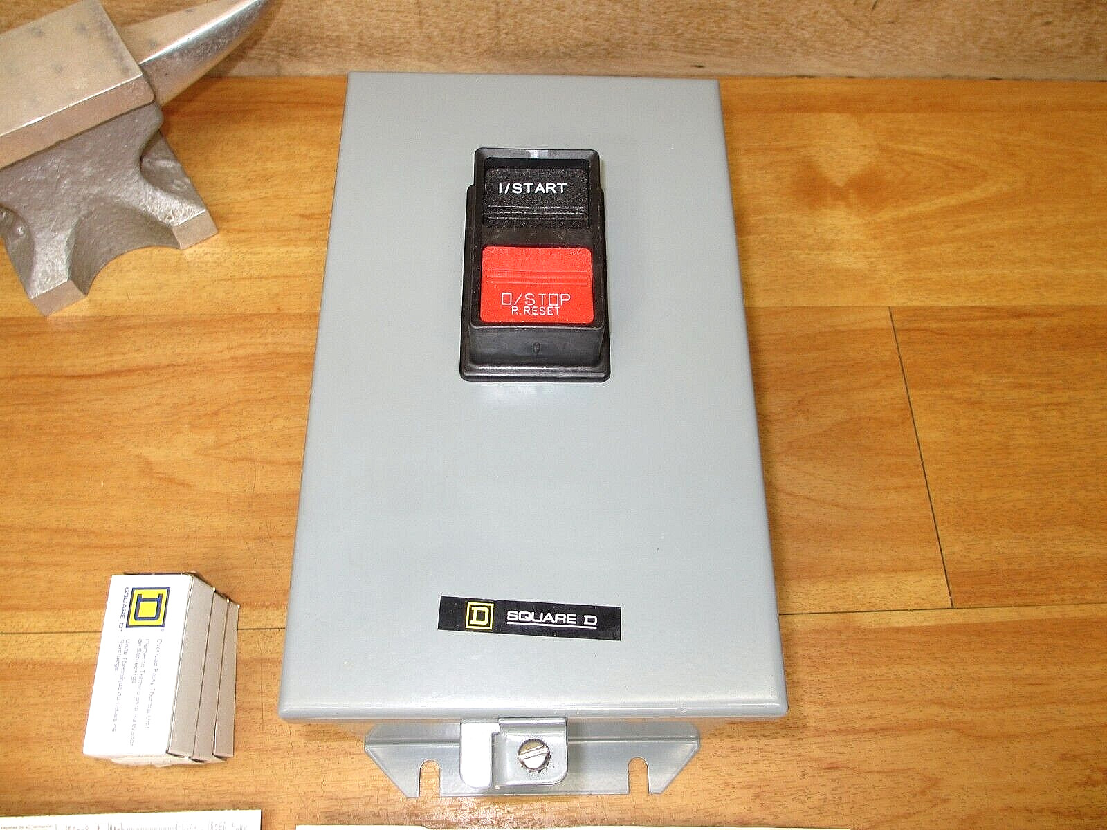 Square D 2510MBA2 *NEW* AC Manual Starter Switch