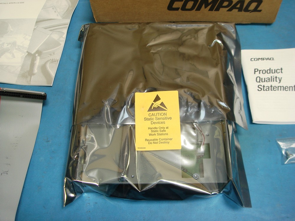 COMPAQ ARMADA 7000 HALF-HEIGHT MULTIBAY ADAPTER