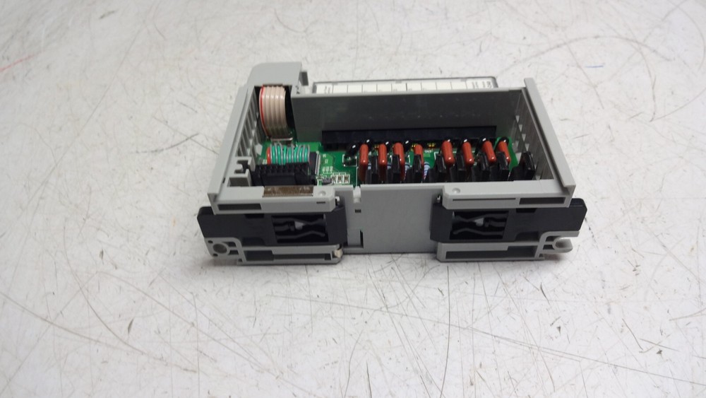 Allen-Bradley Compact I/O 1769-OA8 Output Module