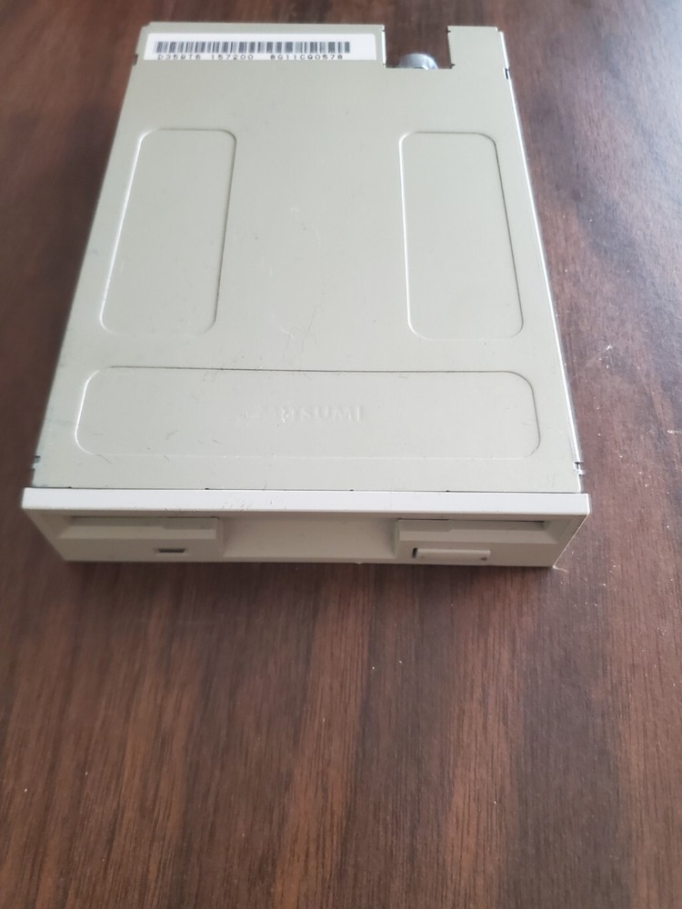 Mitsubishi 3.5" 1.44mb floppy disk drive - UNTESTED