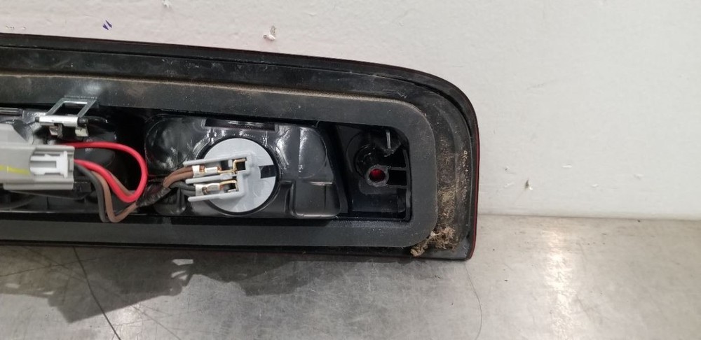 18 CHEVY SILVERADO 1500 HIGH MOUNTED STOP LIGHT INCANDESCENT