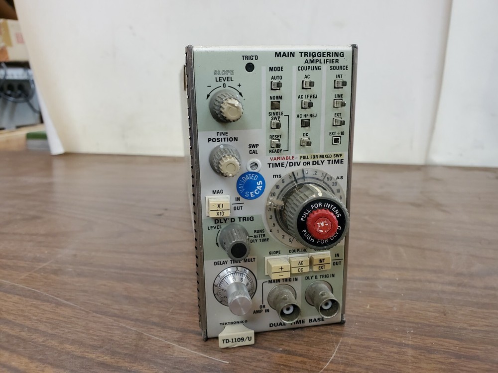 TEKTRONIX model TD-1109/u  Dual Time Base Main Triggering Amplifier module