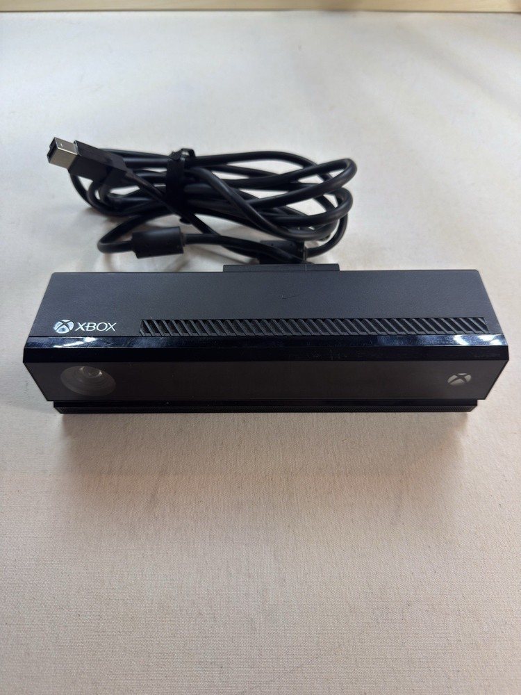 Microsoft Xbox One Kinect Sensor Wired Black for Xbox One Console Used