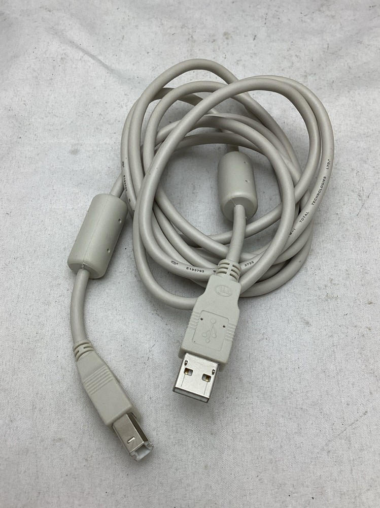 Sony Data Projector w/Remote Control, Cable, and carry case VPL-CS5 Ser. 49358