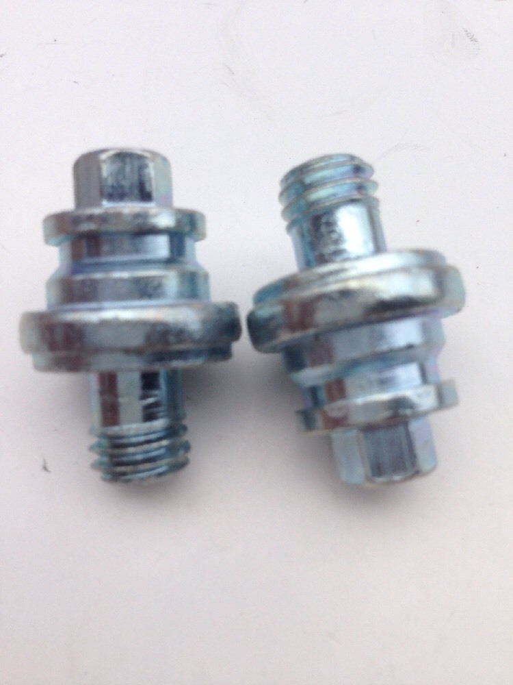 2 GM TYPE SIDE POST BATTERY CABLE RETAINER (OEM TYPE)BOLTS,3/8"THREAD 5/16"HEX