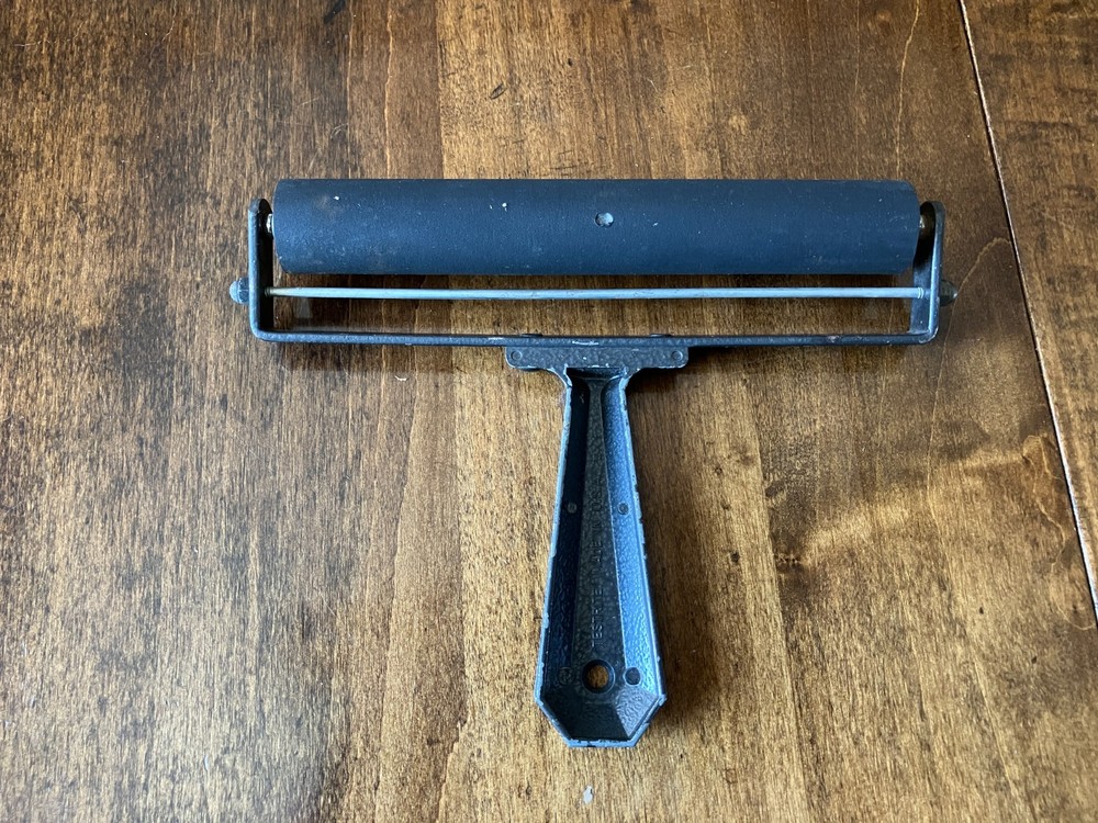 Vintage Testrite Iron & Rubber Roller