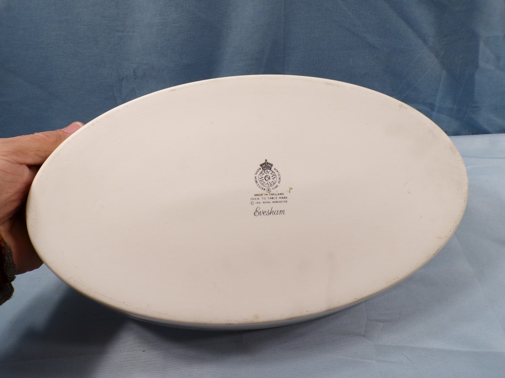 Royal Worcester Evesham Oval Casserole Baking Dish 12 1/2" Long