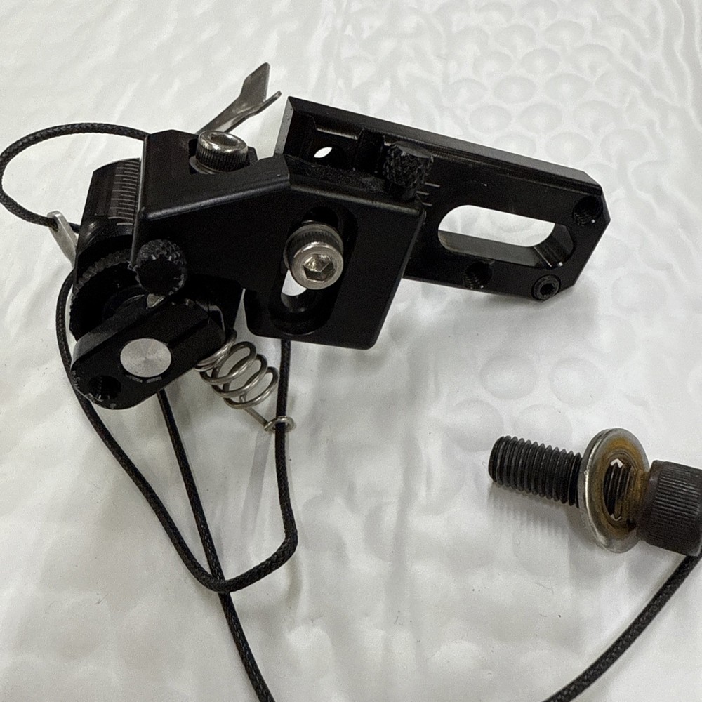 Hamskea Archery - Trinity Hunter (?) - RH - Item 2415