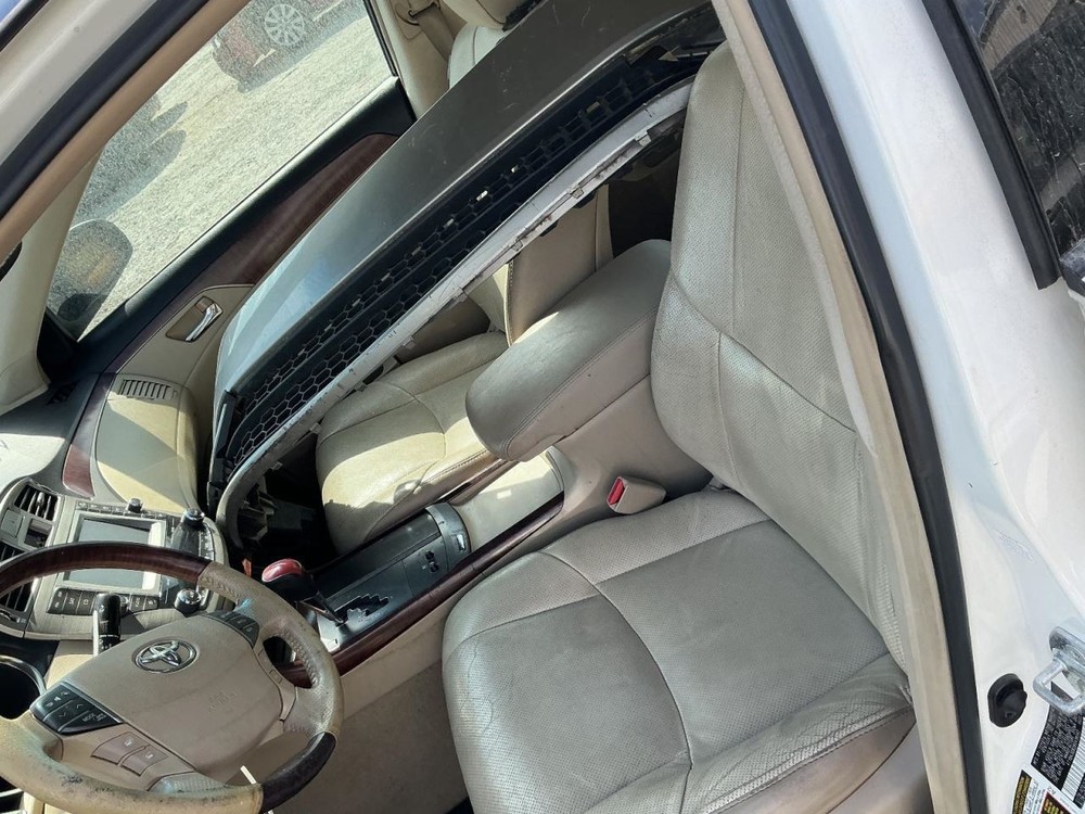 AVALON 2011 Glove Box 5021925